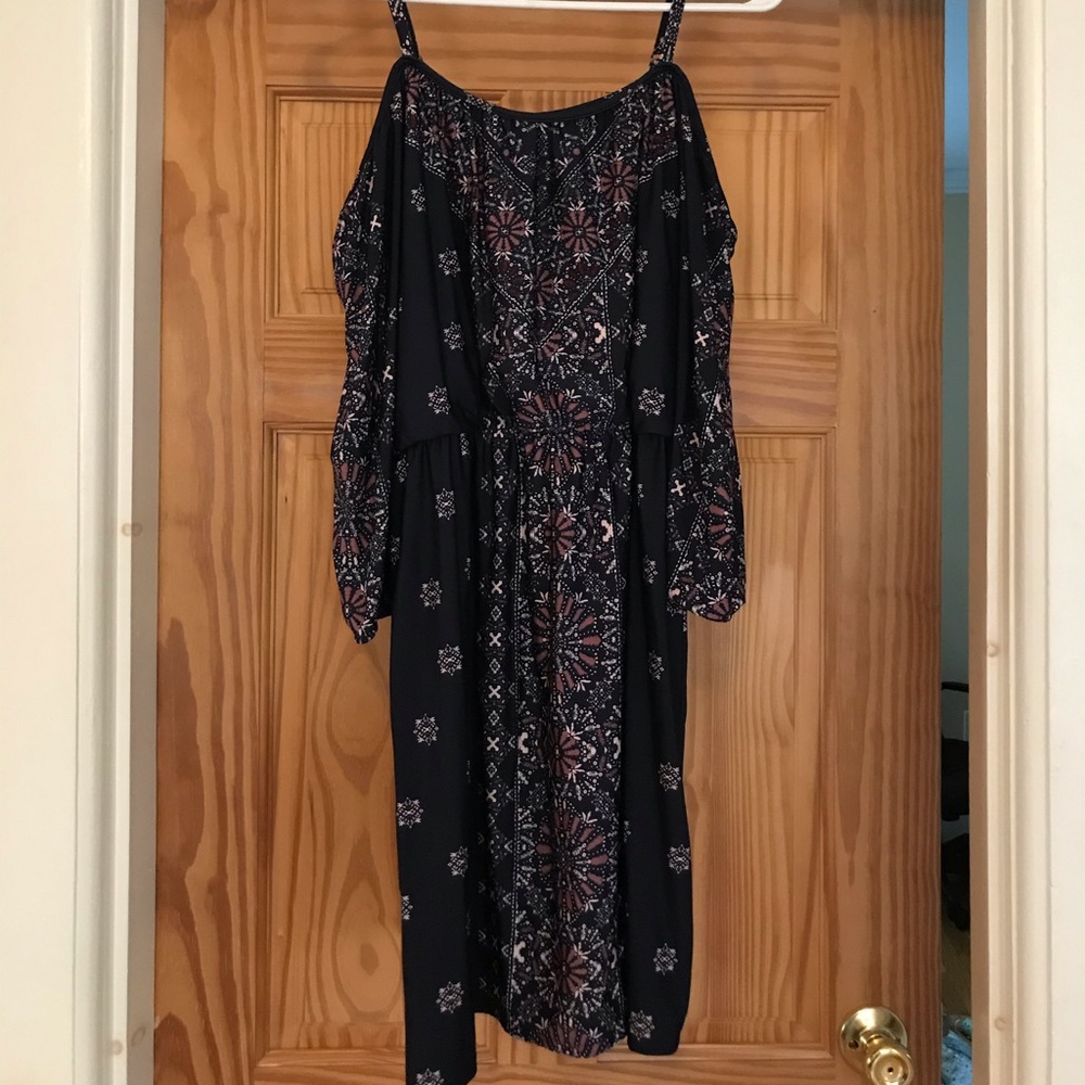 Cold-Shoulder dress